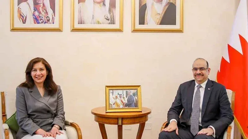 وزير الشؤون القانونية يستقبل سفيرة جمهورية مصر العربية لدى مملكة البحرين