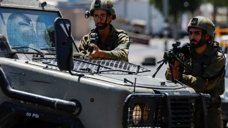 قوات الاحتلال تقتحم مدينة الخليل وحلحول بالضفة الغربية