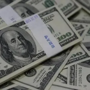 تواصل انخفاض أسعار صرف الدولار في العراق
