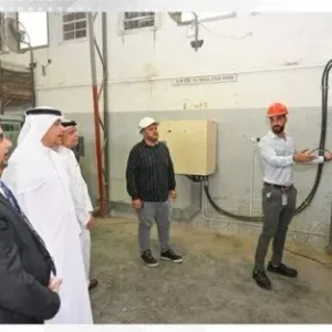 رئيس هيئة الكهرباء والماء ووزير الكهرباء والماء يتفقدان مركز طوارئ محافظة العاصمة