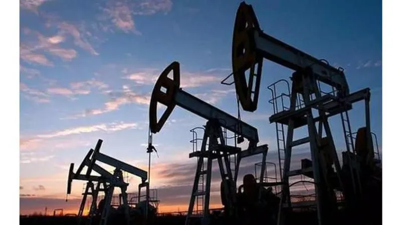 ارتفاع أسعار النفط 6% في 30 يوماً.. والعقود الآجلة تصل 86.4 دولار للبرميل