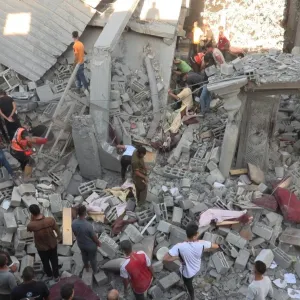 عشرات الشهداء والجرحى جلهم أطفال في قصف طائرات الاحتلال 11 منزلا برفح