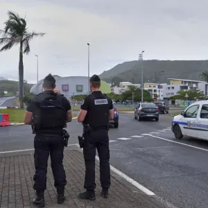 الرئيس الفرنسي يعلن حالة الطورائ في كاليدونيا الجديدة وسط تواصل أعمال الشغب