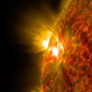 أعنف انفجار شمسي منذ 25 عاما.. علماء يحذرون من عواصف تقطع الاتصالات على الأرض