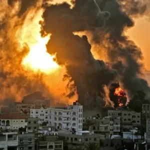 الجيش الإسرائيلي يقصف منطقتين طالب بإخلائهما في رفح الفلسطينية