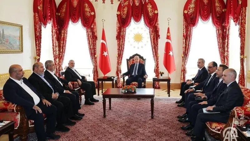 الرئيس التركي يستقبل وفدا من قيادات "حماس" برئاسة هنية