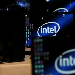 "إنتل" تكشف عن رقائق جديدة لمنافسة AMD وإنفيديا وكوالكوم