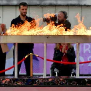 الشعلة الأولمبية على السجادة الحمراء لمهرجان كان السينمائي