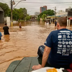 "كارثة مناخية".. 70 ألف شخص تركوا منازلهم بسبب الفيضانات في البرازيل