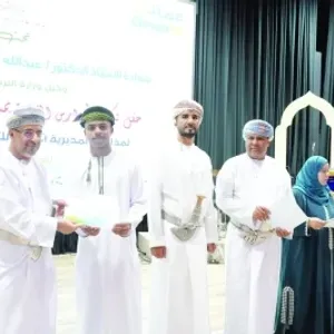 تكريم المدارس الفائزة بمسابقة «عمانتل» للسلامة المرورية