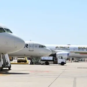 شعار اليوبيل الفضي يزين طائرات طيران الخليج