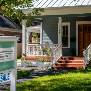 مبيعات المنازل الأميركية القائمة تنخفض بشكل غير متوقع
