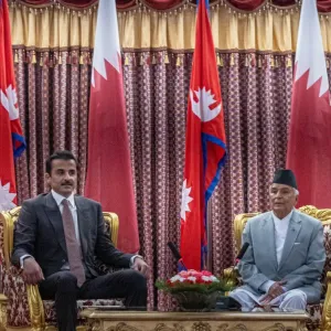 سمو الأمير يعقد اجتماعا مع رئيس نيبال