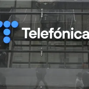 إسبانيا تستكمل شراء حصة 10% في تليفونيكا للاتصالات