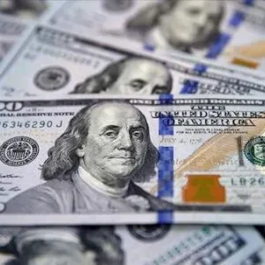 الدولار يصعد مدعوما بعوائد السندات الأمريكية