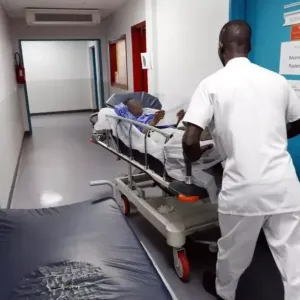 مصير الطبيب الجزائري في فرنسا على المحك