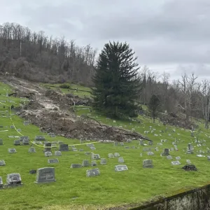 الأمطار الغزيرة تضر بمقبرة تاريخية تضم رفات المحاربين القدامى في فرجينيا الغربية