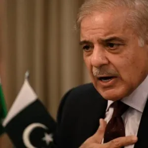 رئيس وزراء باكستان يوجه بخصخصة جميع شركات الدولة غير الاستراتيجية