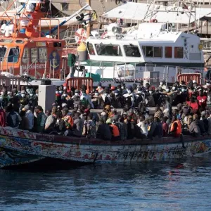 الهجرة غير النظامية إلى جزر الكناري تضع المغرب في مواجهة ضغوطات