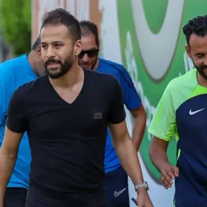 ودع اللاعبين مبتسما.. كيف ظهر أحمد رفعت في مران فريقه قبل وفاته؟ (صور)