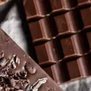 كيف تساعد الشوكولاتة الداكنة فى تجنب ارتفاع ضغط الدم؟