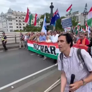 آلاف المجريين يتظاهرون في بودابست دعما لرئيس الوزراء أوربان