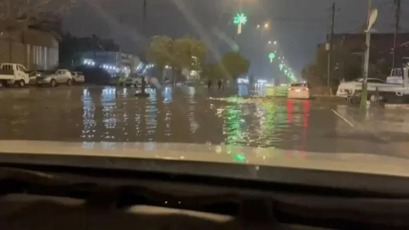 بالفيديو.. الأمطار تتسبب بغرق الأسواق في محافظة واسط