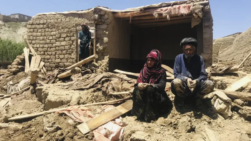 شاهد: مقتل أكثر من 80 شخصا في فيضانات قوية ضربت أفغانستان