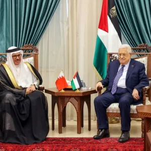 وزير الخارجية يقوم بزيارة لرام الله ويسلم الرئيس الفلسطيني رسالة خطية من جلالة الملك