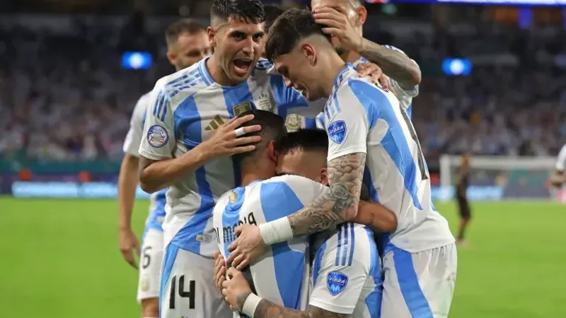شاهد.. لاوتارو يقود الأرجنتين للفوز على بيرو بكوبا أميركا