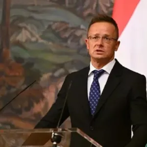 وزير خارجية هنغاريا: أوكرانيا سترضخ للمفاوضات ولن تنتصر في المواجهة مع روسيا