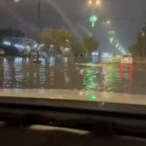 بالفيديو.. الأمطار تتسبب بغرق الأسواق في محافظة واسط