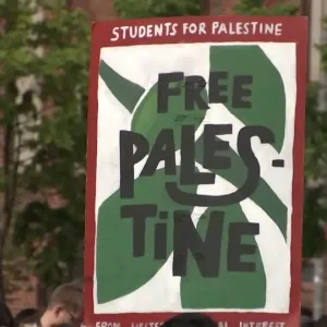شاهد: المئات يحتجون ضد إلغاء المؤتمر الفلسطيني في برلين