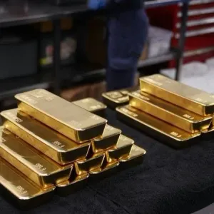اسعار الذهب تتجه لتسجيل أول مكسب أسبوعي