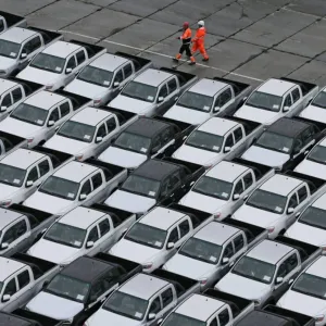 الصين تلمح إلى احتمالية فرض رسوم بنسبة 25 % على واردات السيارات