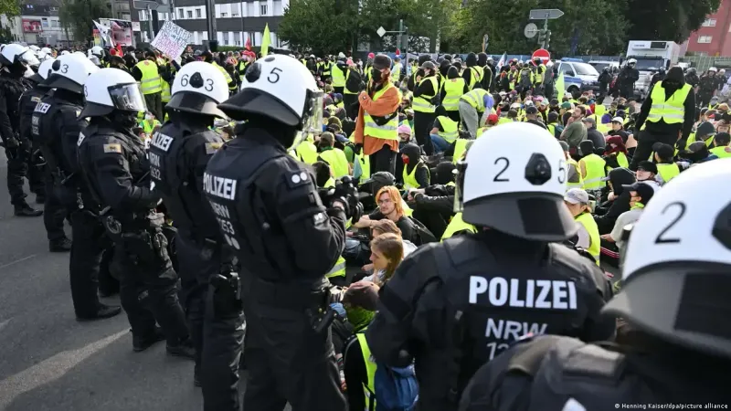 ألمانيا ـ اشتباكات خلال مظاهرات ضد مؤتمر "البديل الشعبوي"