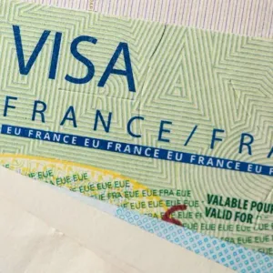 فرنسا تمنح تأشيرات شنغن طويلة الأجل لهذا البلد