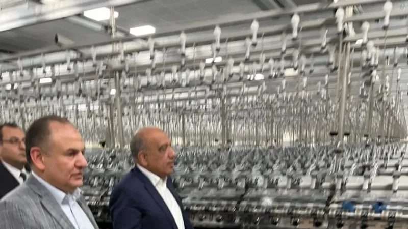 وزير قطاع الأعمال يعلن انتهاء تركيب ماكينات مصنع المحلة للغزل: الأكبر في العالم