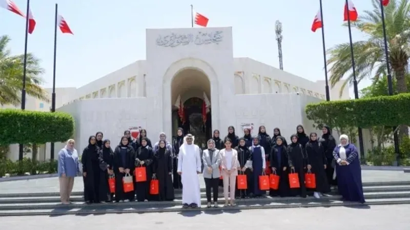 أمانة النواب تستقبل طالبات مدينة حمد الثانوية