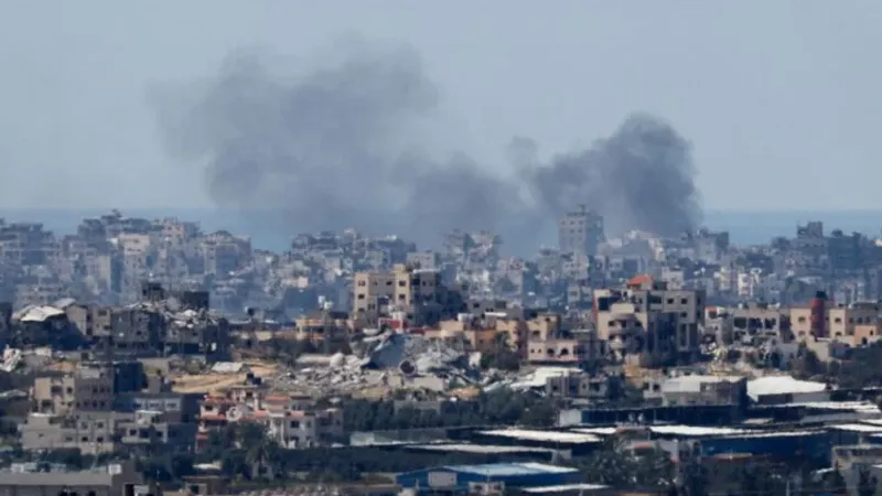 في اليوم 203 من العدوان.. غارات إسرائيلية عنيفة بغزة وحملة اقتحامات واسعة بالضفة