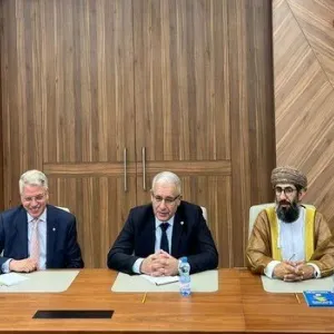 بوغالي يلتقي بمسقط وزيري النقل والطاقة لسلطنة عمان