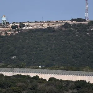 ستارمر يدعو الأطراف على الحدود بين إسرائيل ولبنان الى التزام "الحذر"