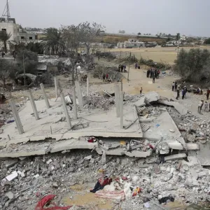 عاجل.
    
		الحرب على غزة في يومها الـ176.. قصف مستمر وجهود دولية لوقف القتال