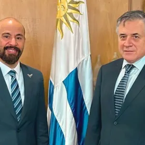 سفير الإمارات يلتقي وزير خارجية الأوروغواي الشرقية
