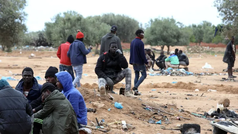 الأمن التونسي يجلي بالقوة مئات المهاجرين من صفاقس