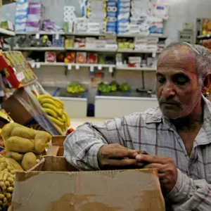 رئيس وزراء مصر: أسعار السلع الأساسيّة تراجعت حوالي 27% في السوق المحلية