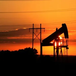 تفاؤل أمريكا وتوتر الشرق الأوسط يرفعان أسعار النفط عالميًا