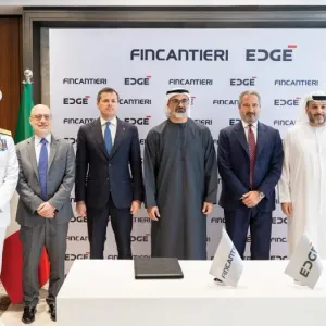 خالد بن محمد بن زايد يشهد اتفاقية شراكة بين مجموعة "إيدج" والشركة الإيطالية "فينكانتييري"