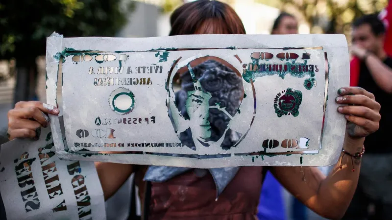 إضراب ثان في الأرجنتين احتجاجاً على سياسات التقشف.. ومايلي يصدر أكبر ورقة نقدية