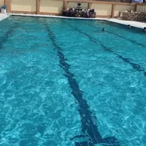 إنقاذ شاب من الغرق في حمام سباحة نادٍ شهير بأكتوبر